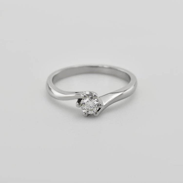 Zásnubný prsteň s round diamantom Hesta 64831