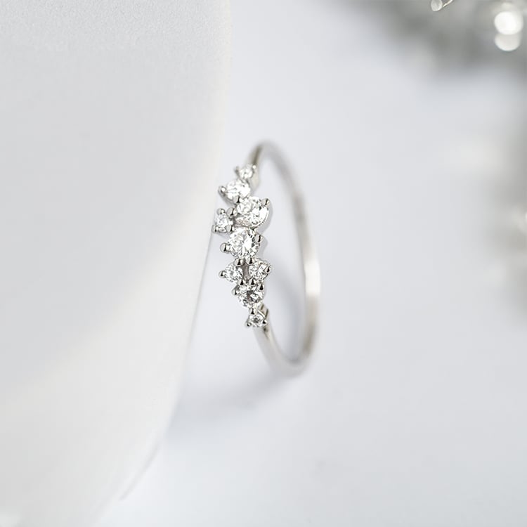 Nežný cluster prsteň s diamantmi Isolde 144734