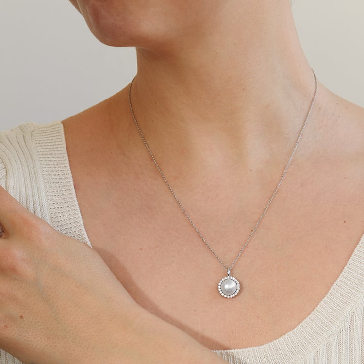 Strieborný perlový prívesok so zirkónmi Bebyah 132806