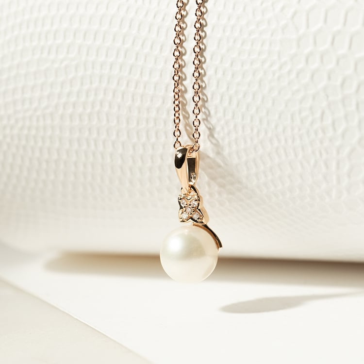 Perlový prívesok s diamantmi Laceen 134893