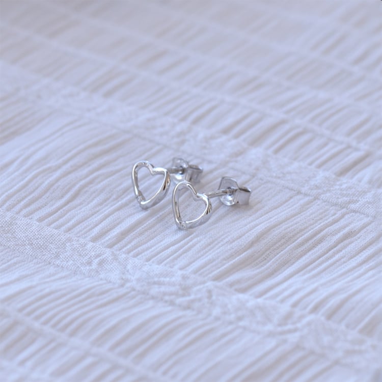 Náušnice v tvare srdca s diamantmi 70056