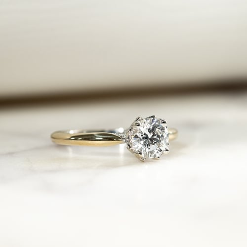 Zásnubný prsteň s postrannými marquise diamantmi Lisabet