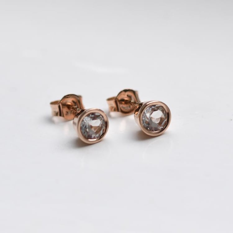 Zlaté bezel náušnice s topásmi 51525