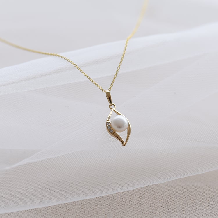 Zlatý prívesok s perlou a zirkónmi 61513