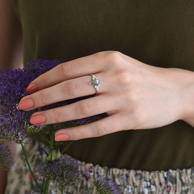 Neobyčajný salt and pepper prsteň zo zlata 82544