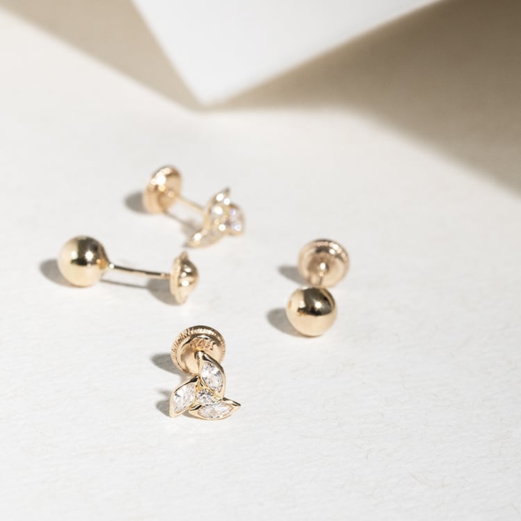 Zlaté náušnice so zirkónmi Wanda 123052