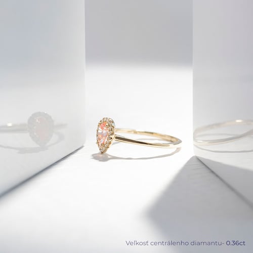 Zásnubný prsteň s certifikovaným fancy pink lab-grown diamantom Briana