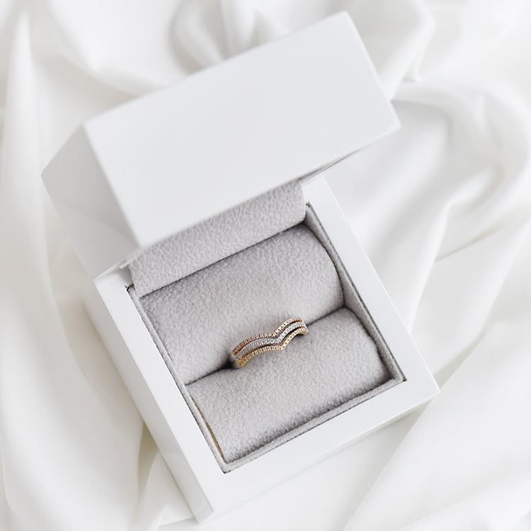 Vykrojená zlatá obrúčka 92784