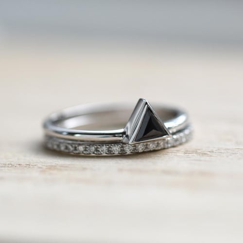 Zásnubný set prsteňov zo zlata s čiernym trojuholníkovým diamantom Adela