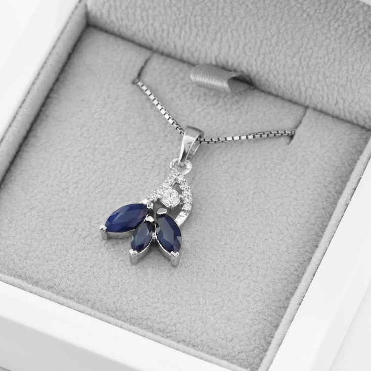 Strieborný náhrdelník so zafírmi a zirkónmi 49322