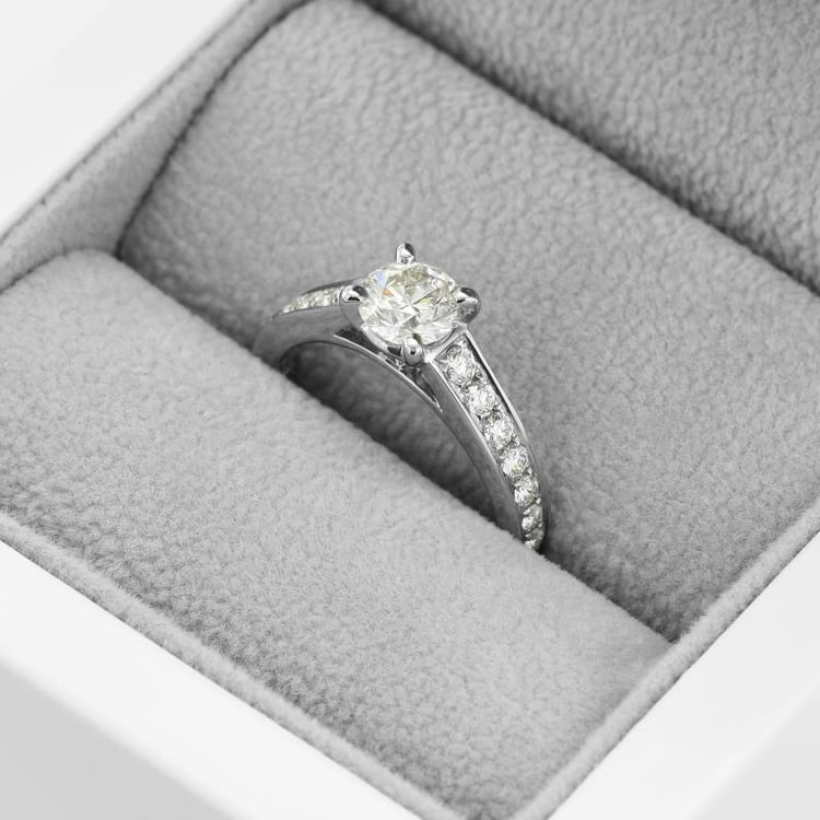 Platinový zásnubný prsteň 47583