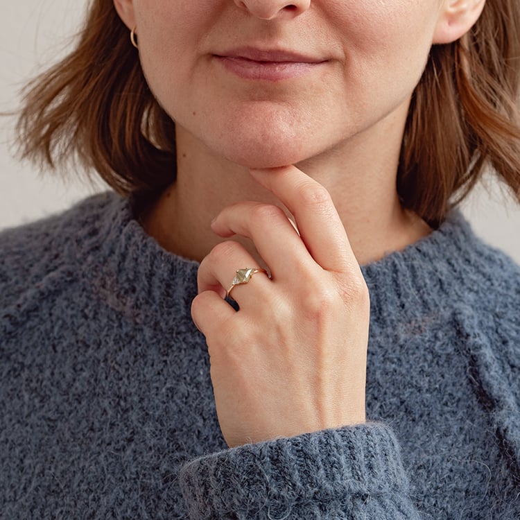 Prsteň s pentagon salt and pepper diamantom Emilija 132785