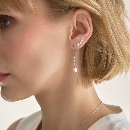 Visiace perlové náušnice so zirkónmi Elgie