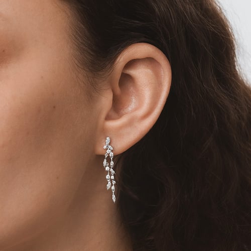 Visiace diamantové náušnice Anhelina