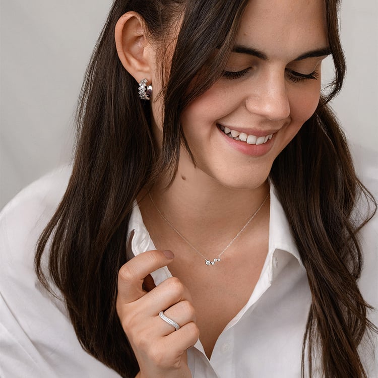 Moderný strieborný prnáhrdelník ívesok s lab-grown diamantmi Viola 160464