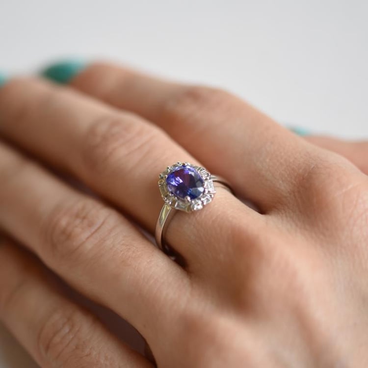 Platinový prsteň s tanzanitom 17852