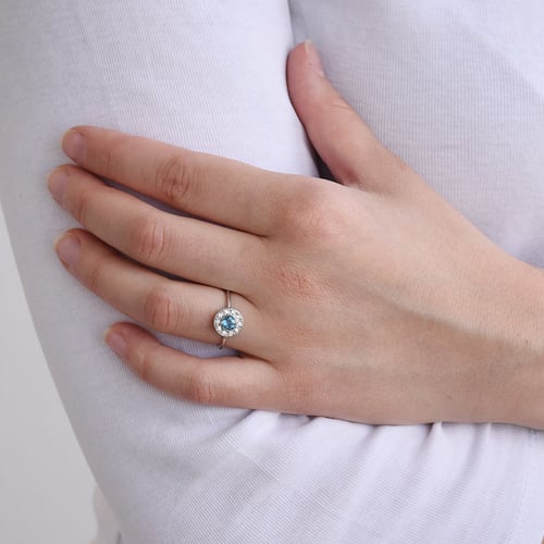 Zásnubný diamantový prsteň v halo štýle s londýnskym topazom Aiva