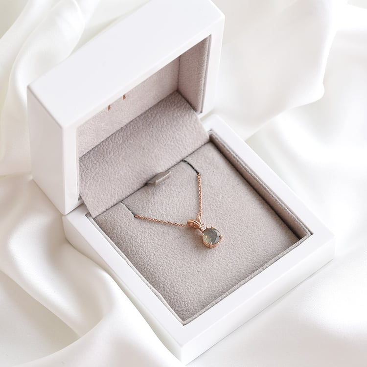 Labradoritový prívesok s diamantom 78388