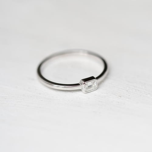 Zlatý zásnubný prsteň s emerald diamantom Unna