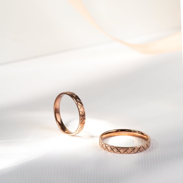 Atypické zlaté svadobné obrúčky s diamantmi Lanize 121756