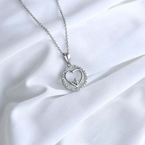 Romantický prívesok s diamantmi Jannike