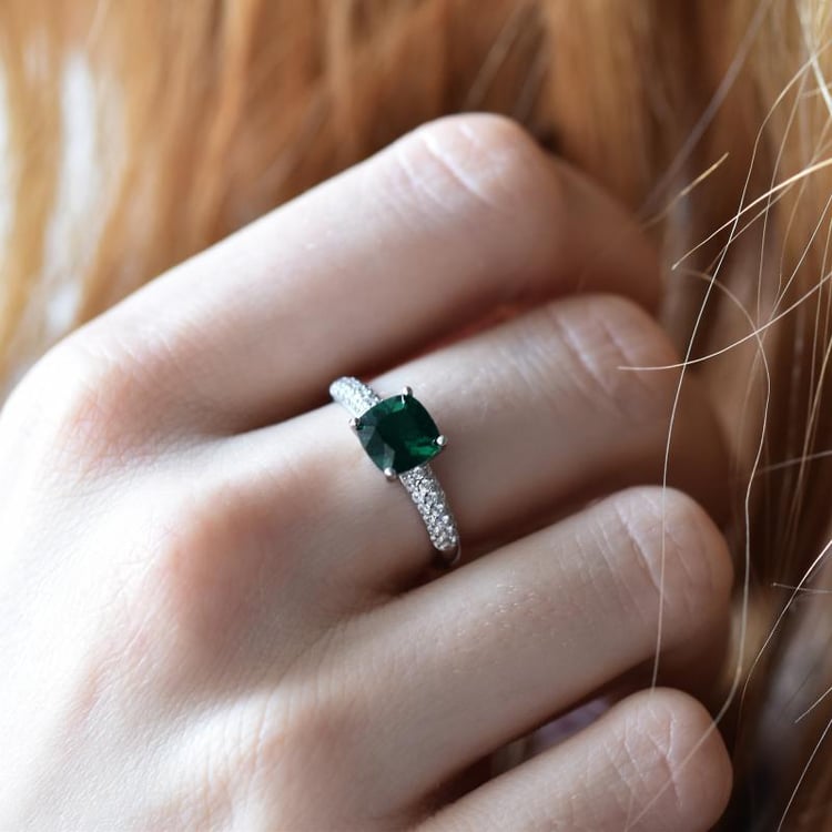 Smaragdový náhrdelník 16571