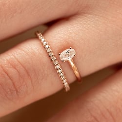 Atypický zásnubný prsteň s lab-grown diamantmi Ever