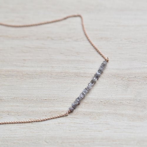 Zlatý choker s ružovými nebrúsenými diamantmi Briely