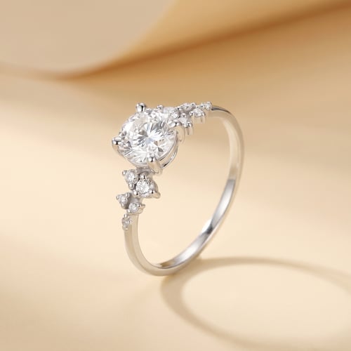 Zásnubný prsteň s výberom písmen a diamantmi Olha