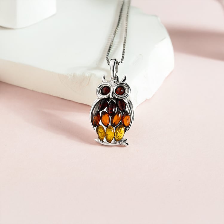 Strieborný jantárový prívesok v tvare sovy Hibou 150771
