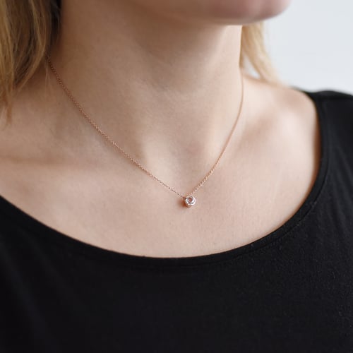 Bezel náhrdelník s ČGL certifikovaným diamantom Hadley