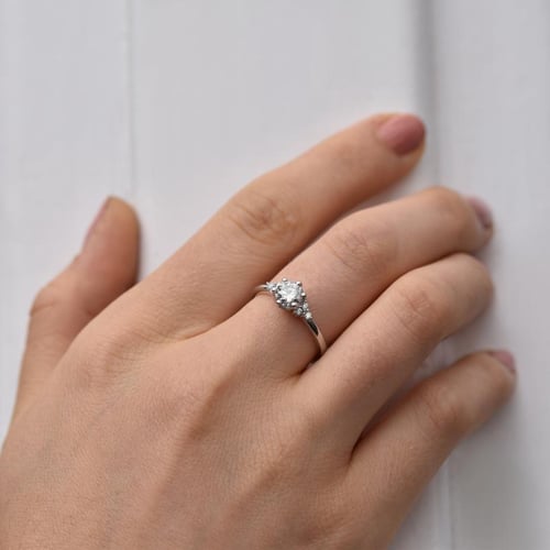 Zásnubný prsteň s diamantmi Safy