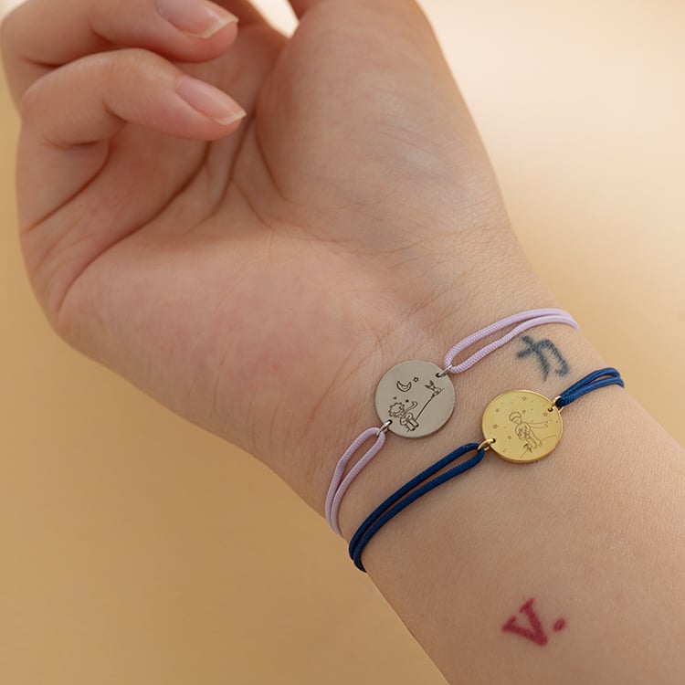 Strieborný povrázkový náramok Malý princ s ružou a gravírom 121154