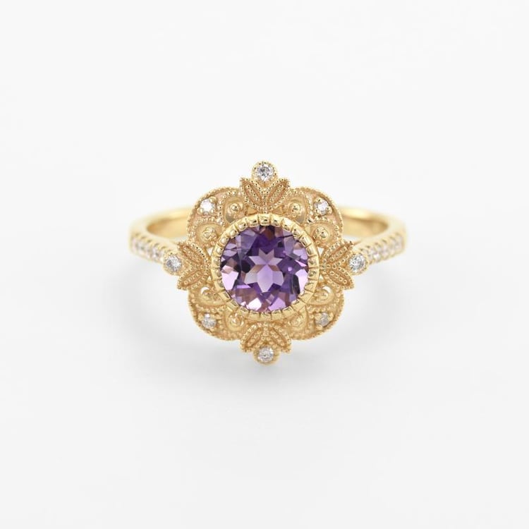 Zlatý prsteň s diamantmi 46945