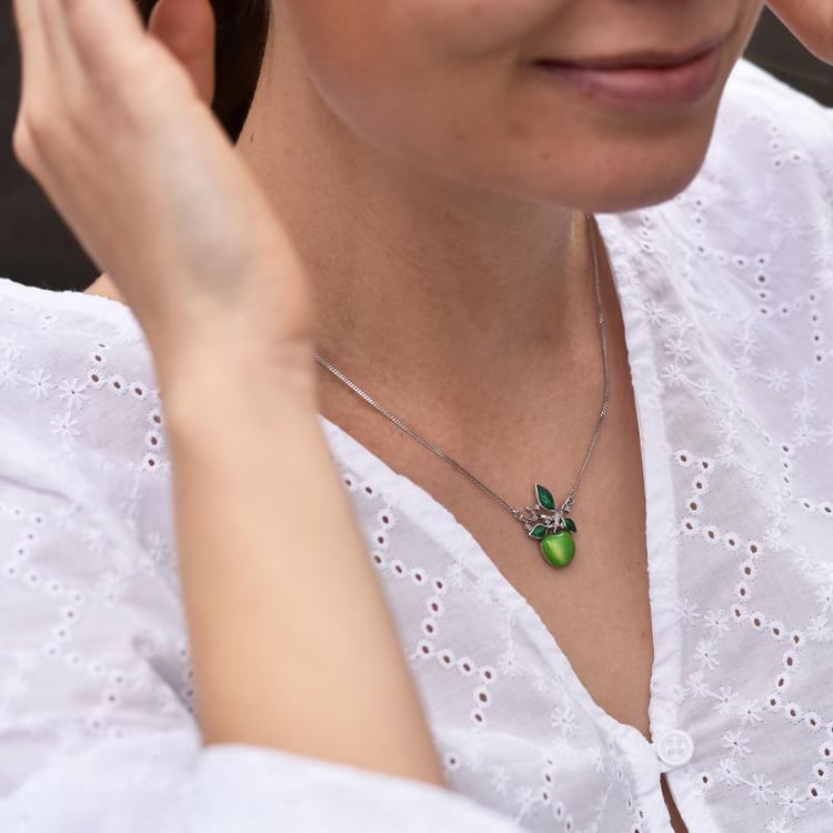 Diamantový náhrdelník s jablkom 43525