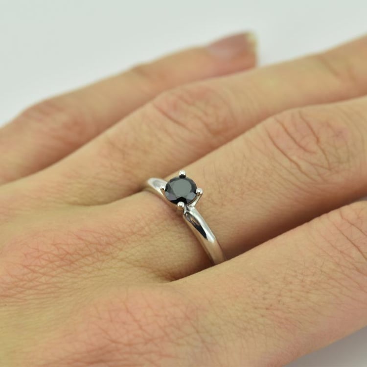 Prsteň s čiernym diamantom 16368