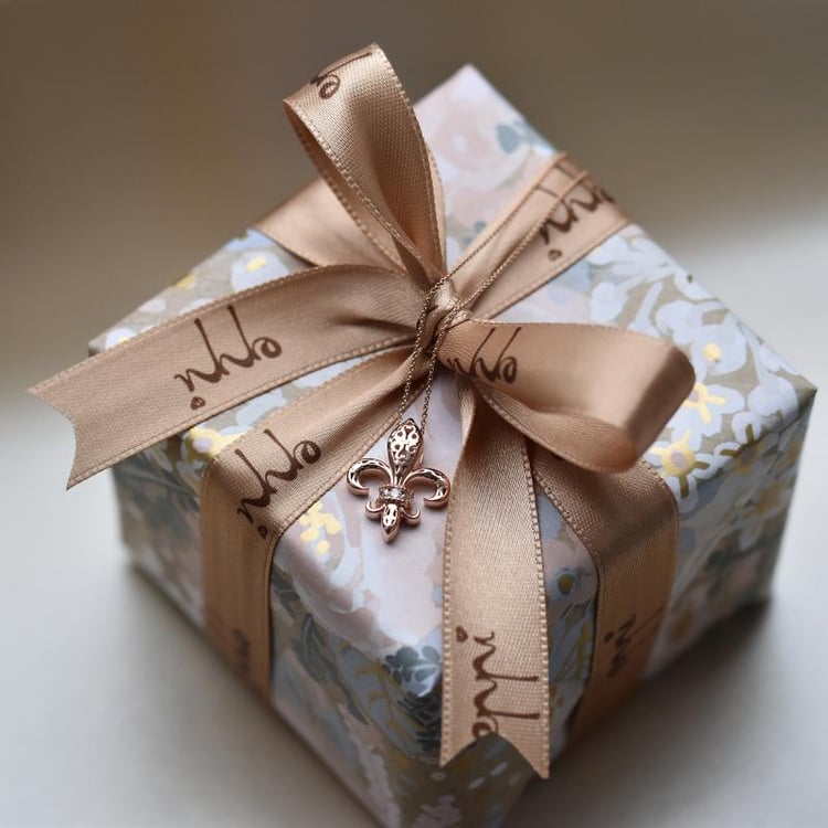 Náhrdelník s diamantmi 29472