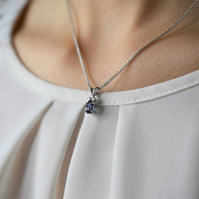 Alexandritový náhrdelník s diamantmi 