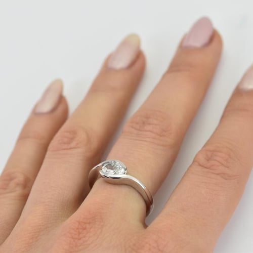 Zásnubný prsteň s 0.35ct oval diamantom Joella