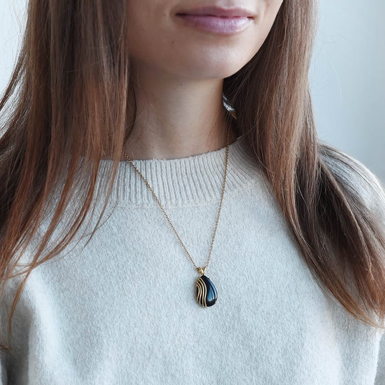 Pozlátený prívesok s onyxom 90910