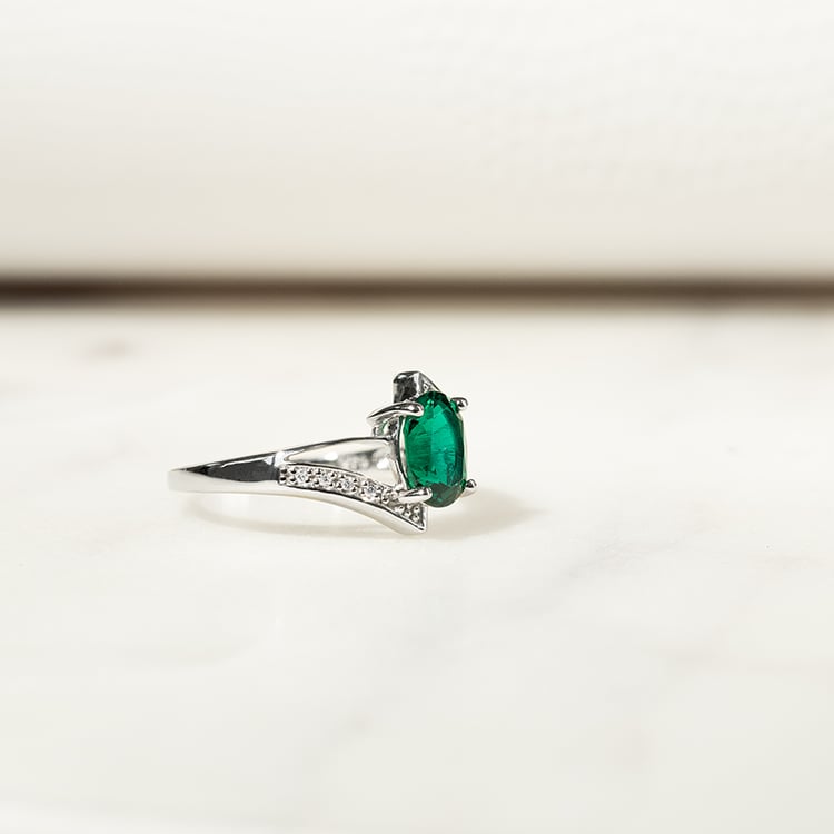 Zlatý prsteň so smaragdom a diamantmi Tahax 132825