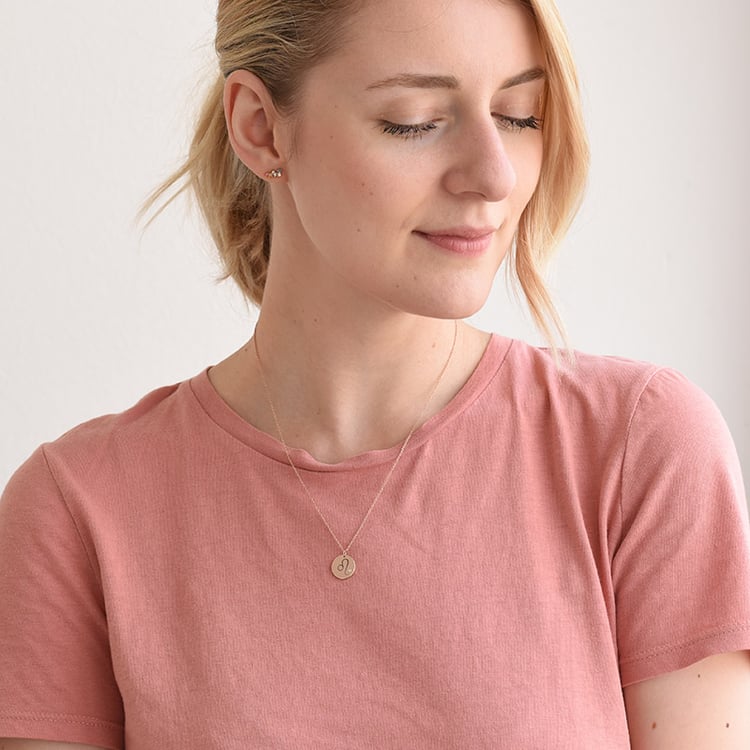 Strieborný prívesok so znamením a diamantom Lev 103425