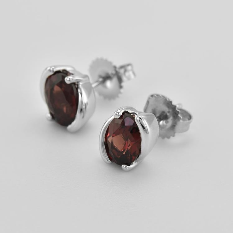 Strieborné náušnice s granátmi 45425