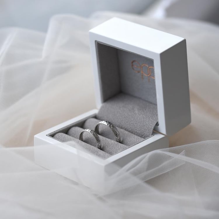 Obrúčky zo zlata s ryhami 52667