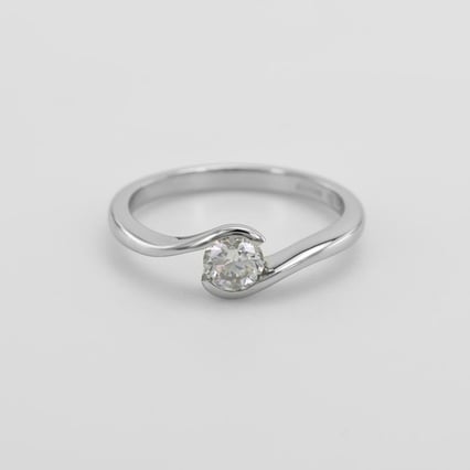 Zásnubný prsteň s diamantom Saffar