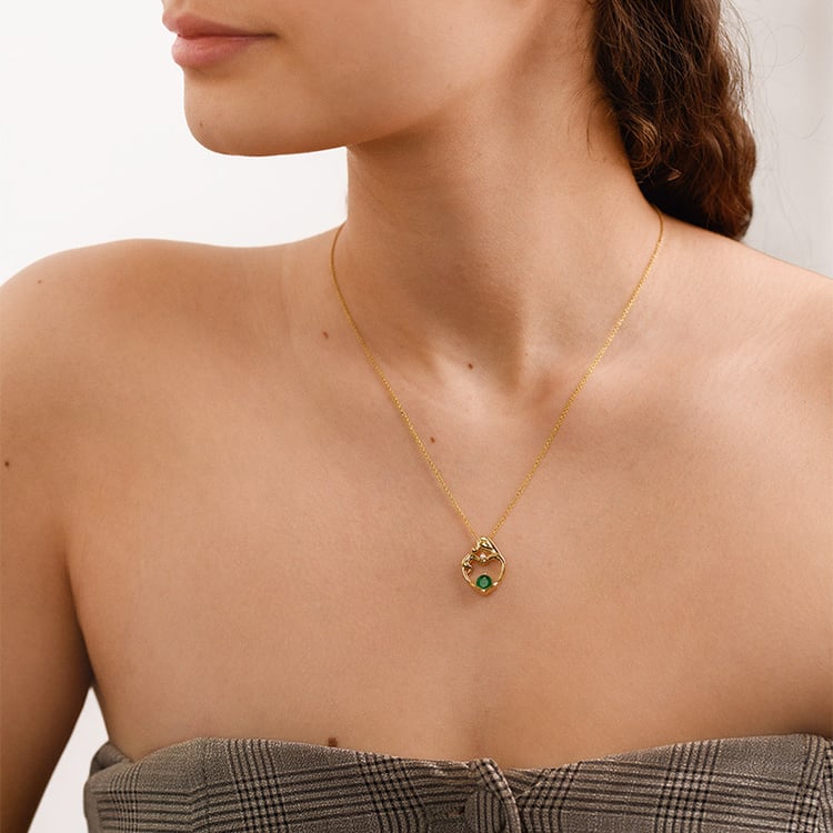 Prívesok matka a dieťa so smaragdom a diamantom Heli 153140