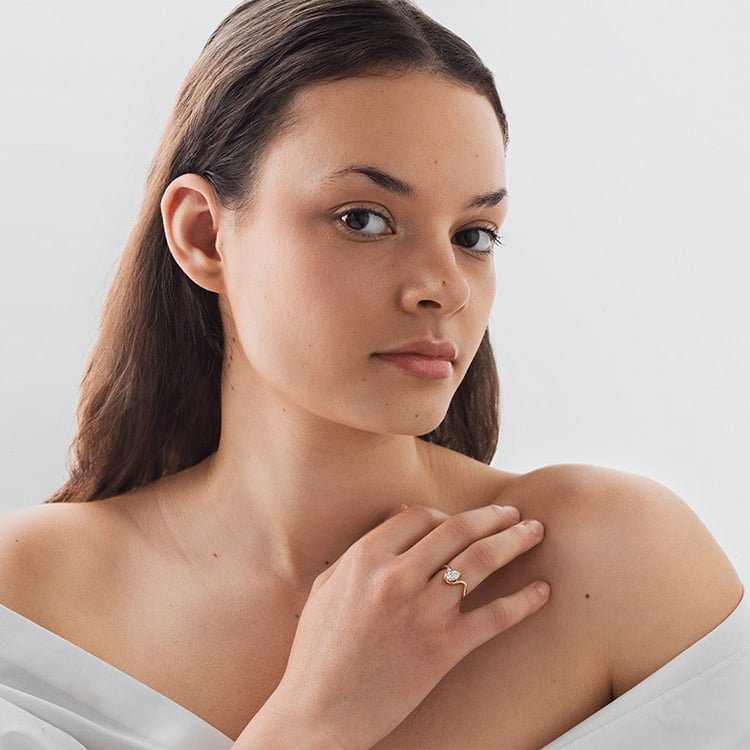 Zásnubný prsteň s pear lab-grown diamantom 154982