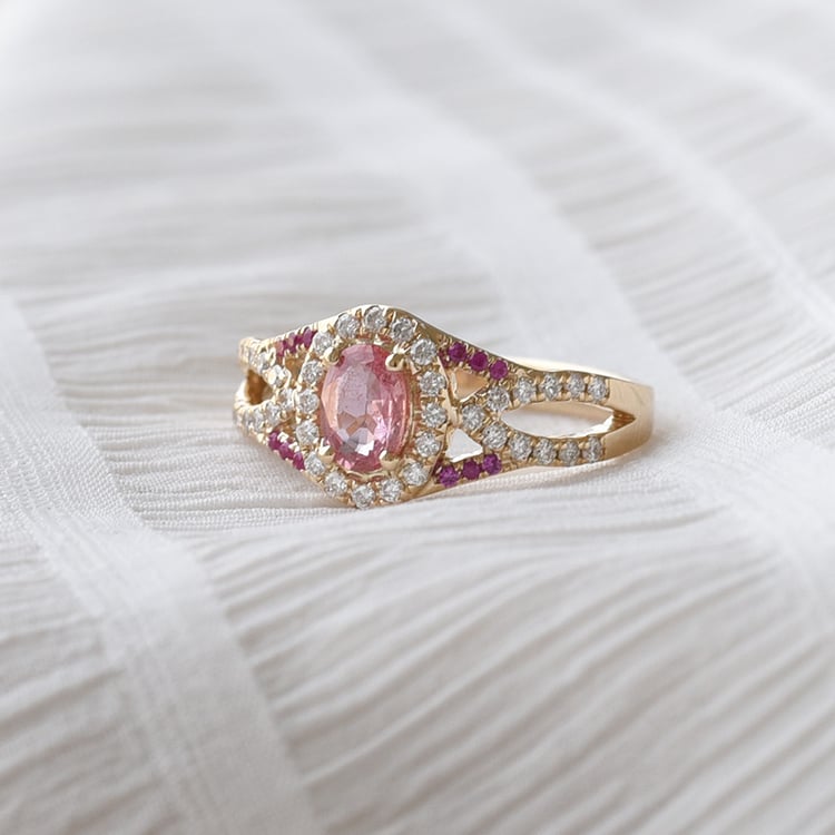 Zlatý morganitový prsteň so zafírmi 72230