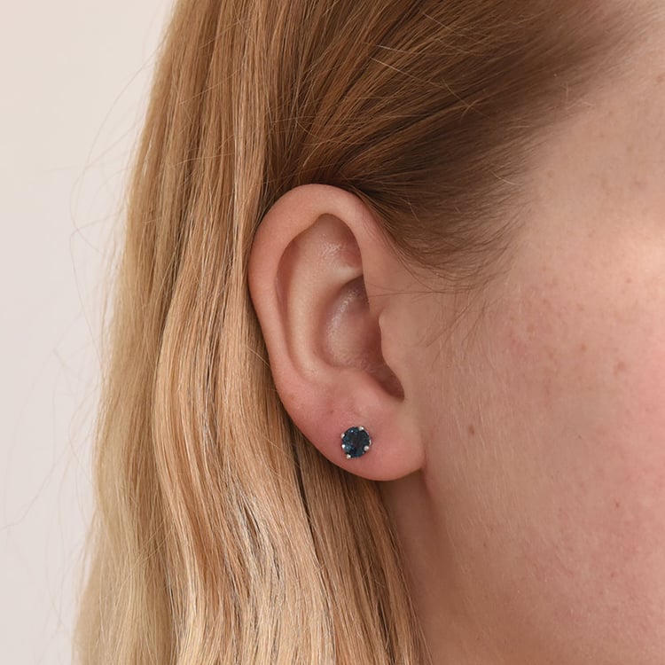 Zlaté napichovacie náušnice s TOPAZ 74330