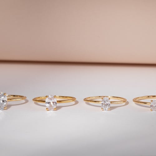 Zásnubný prsteň s oval diamantom Frost